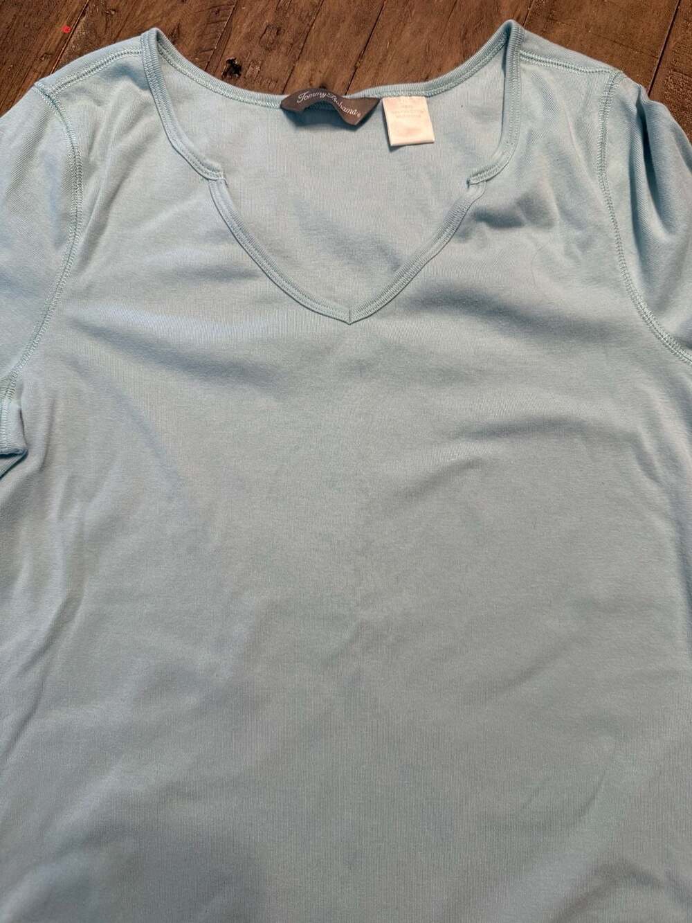 Tommy Bahama V-Neck T-Shirt Size L (12/14) Light Blue Pima Cotton